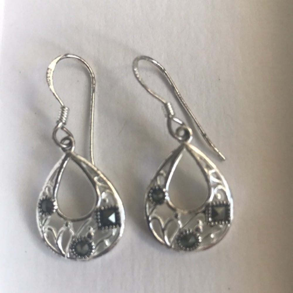 925 Sterling Silver drop delicate earrings with filigree and sparkle stone